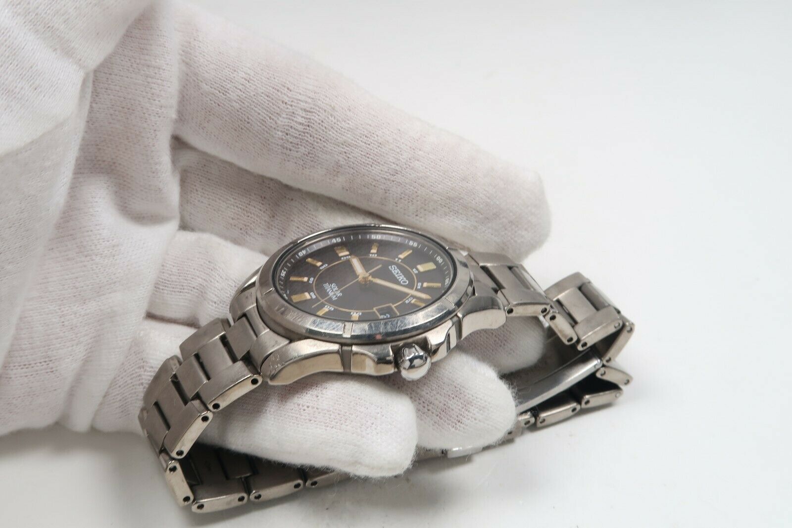 SEIKO SOLAR TITANIUM V145-0AX0 Mens Watch Japan | WatchCharts