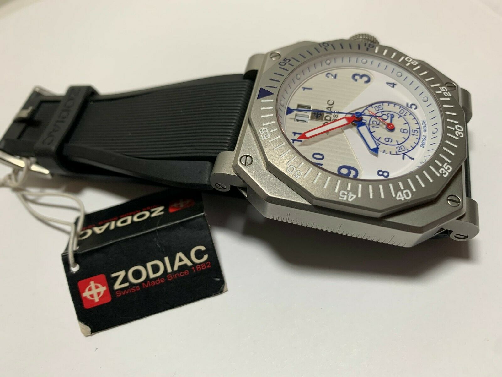 Zodiac, Iconic ZMX 01, Men's Watch Chronograph | WatchCharts