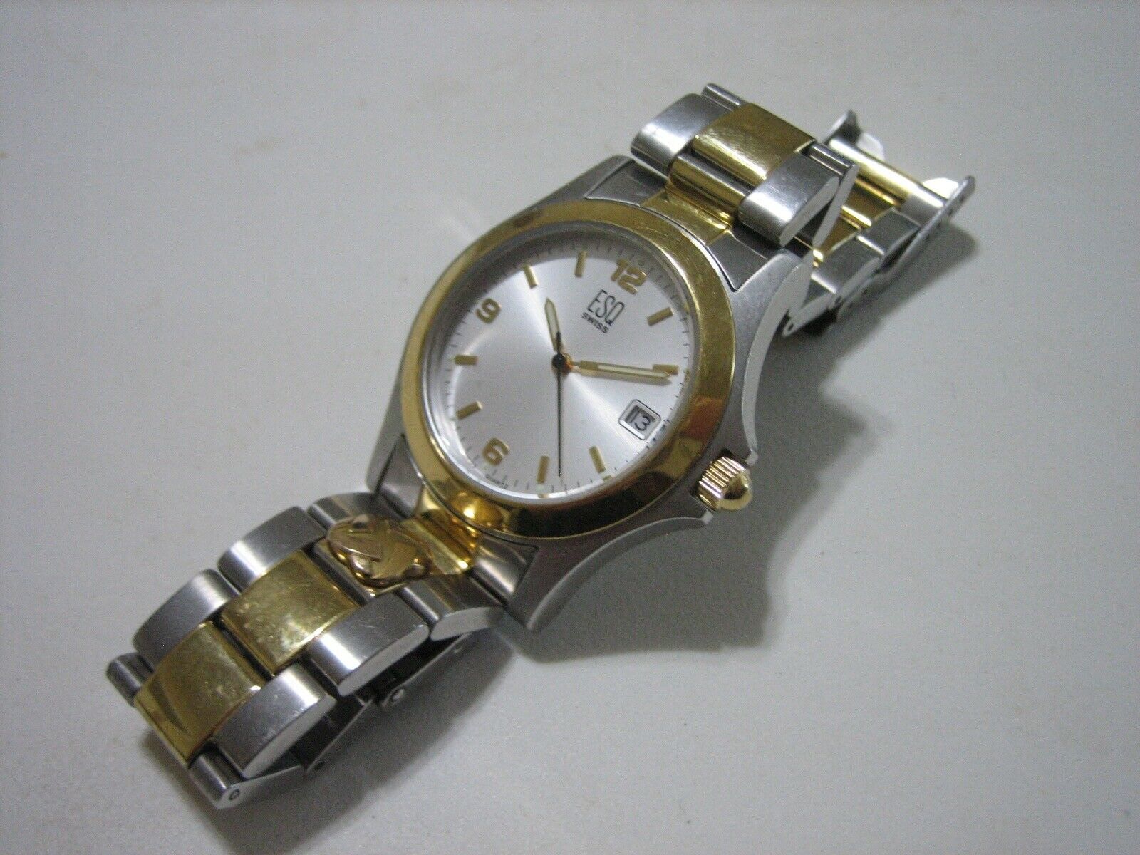 Vintage ESQ Swiss Gold Tone Watch 35mm Silver Date Dial St. Steel w New Battery Vintage 1990s ESQ Swiss Ladies Stainless Quartz Watch With  main image 4