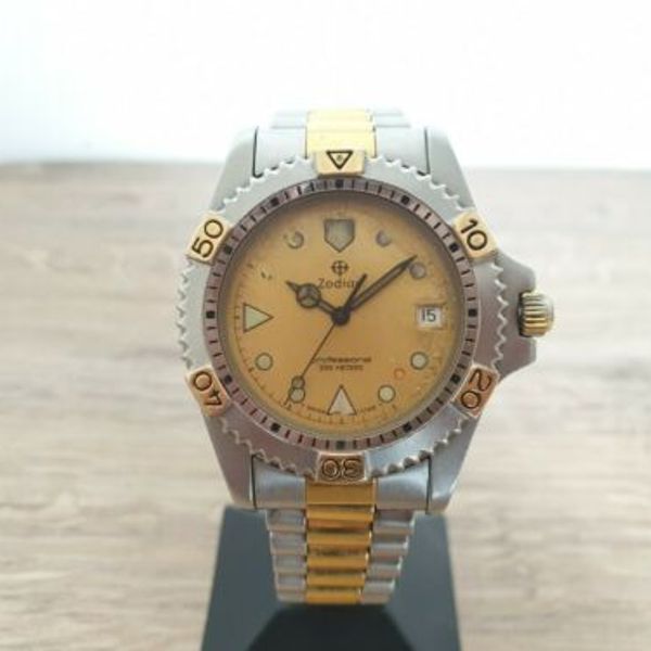ゾディアック腕時計 クォーツ 200m防水Zodiac 206.12.02 ZODIAC Professional 200M Two Tone Diver Quartz Watch Ref. 206.12