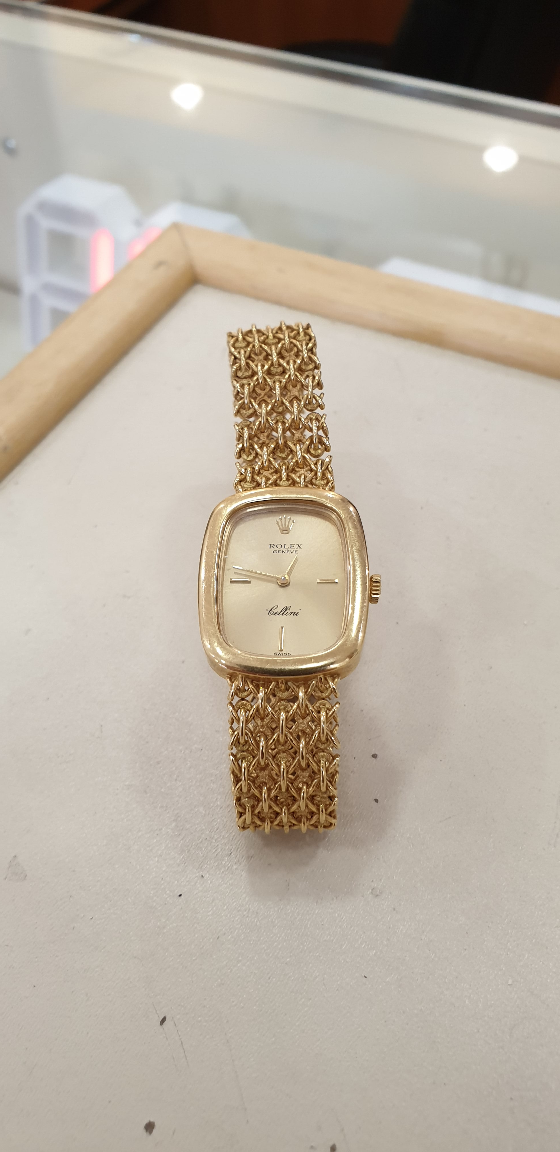 FS: 1979 ROLEX CELLINI GENEVE 18K yellow gold LADIES Ref.4302 Unworn ...