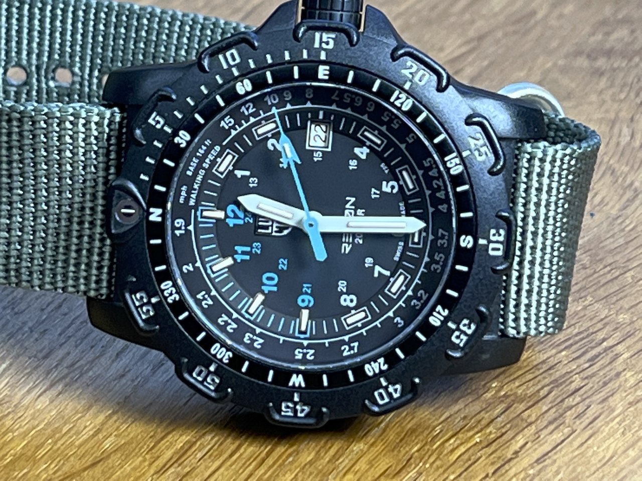 Luminox recon point man sale 8824 mi