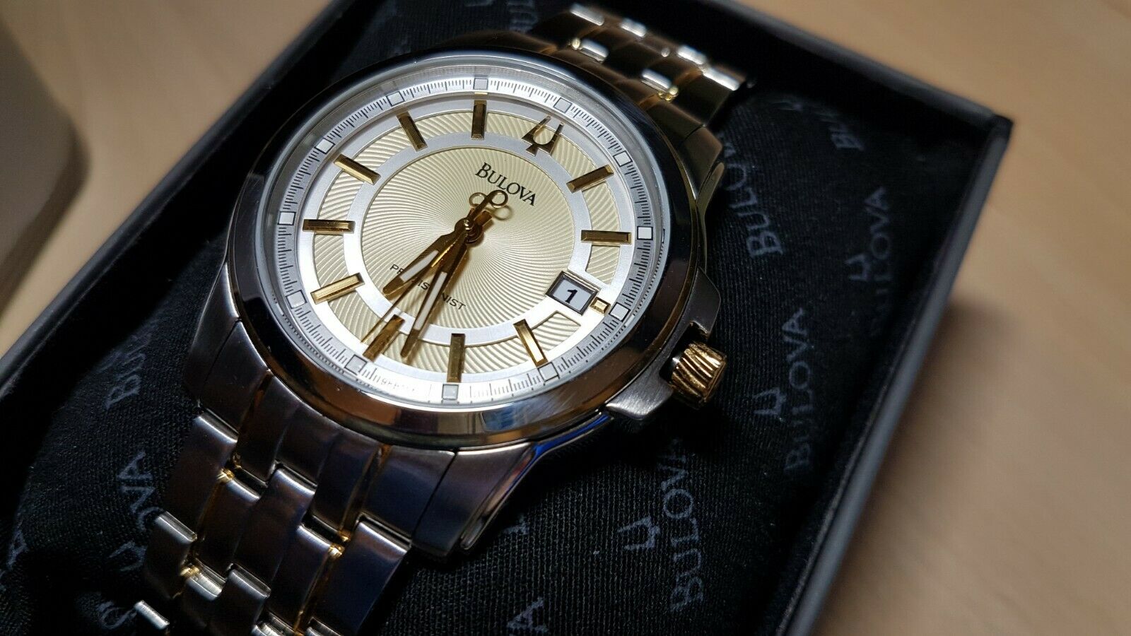 Bulova Precisionist Langford [98B156] UHF quartz DISCONTINUED