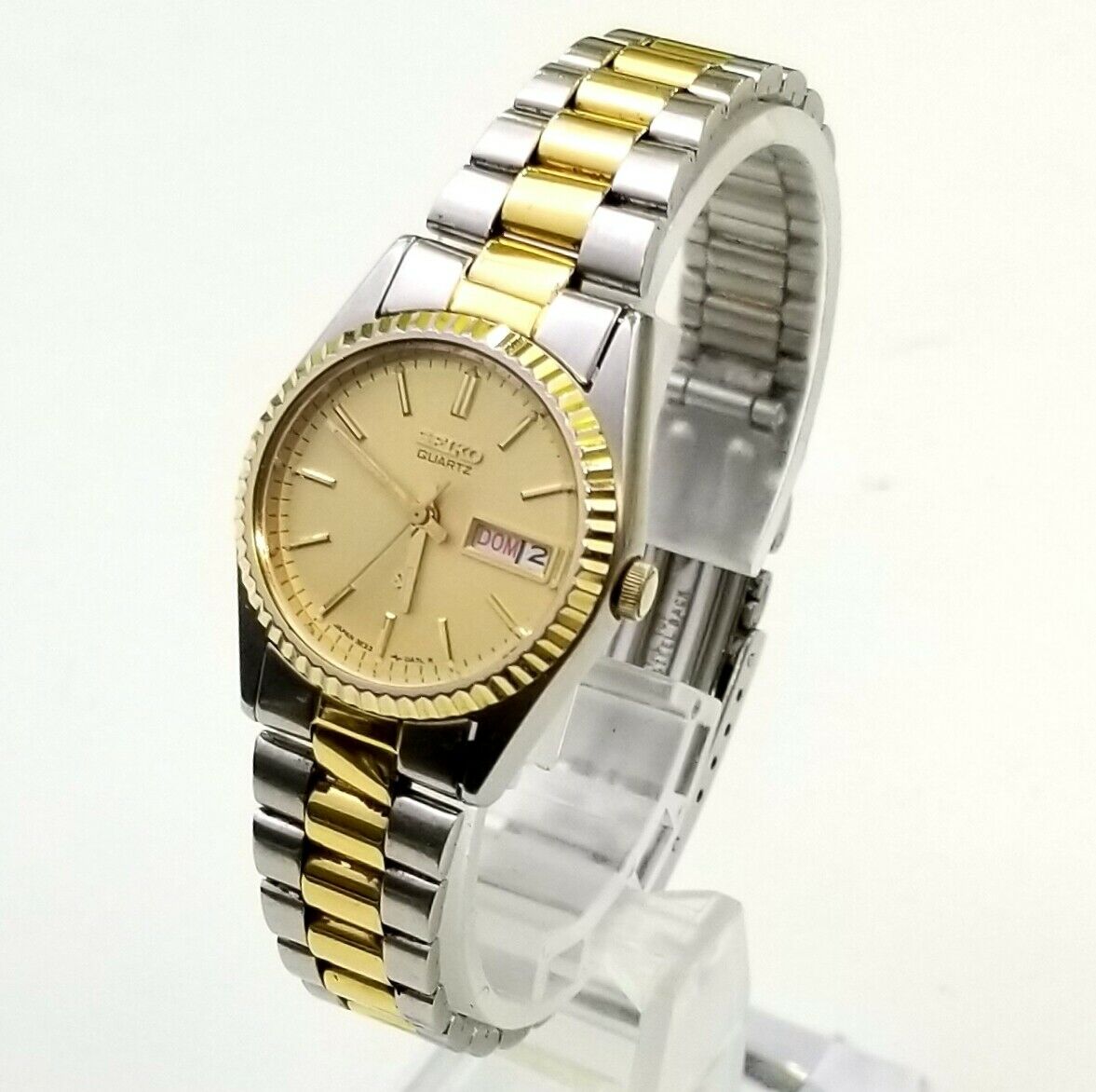 RARE UNIQUE Women s Watch SEIKO 3E23 0A60 WatchCharts Marketplace