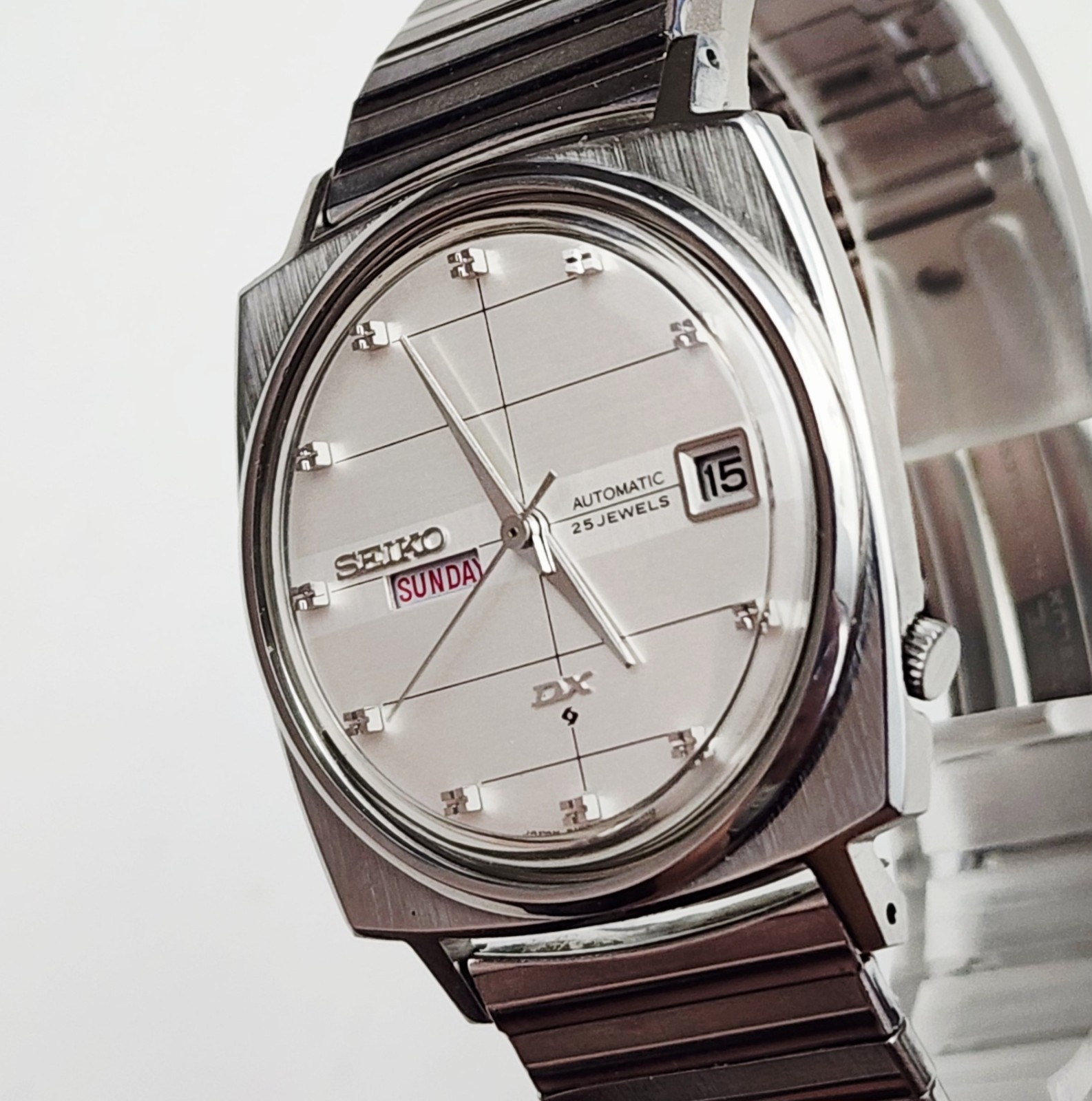 シヤコマン Seiko DX SeaLion M88 6106-8030 Price as of December 2025 | WatchCharts