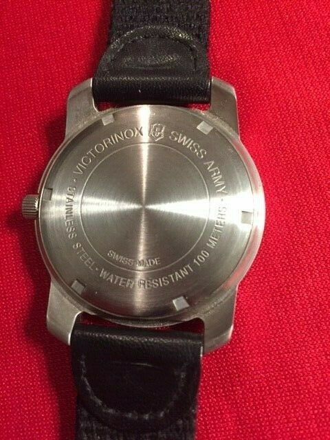 Swiss army watch outlet water resistant 330 feet