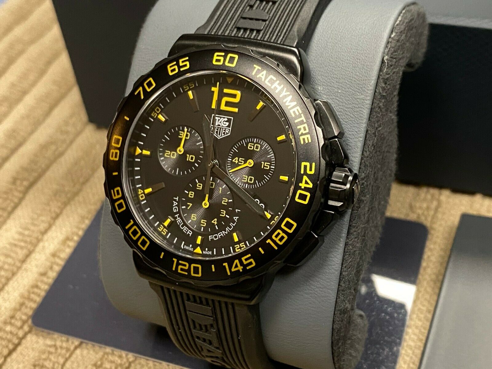 MINT TAG Heuer CAU111E Formula 1 Chronograph Quartz Black