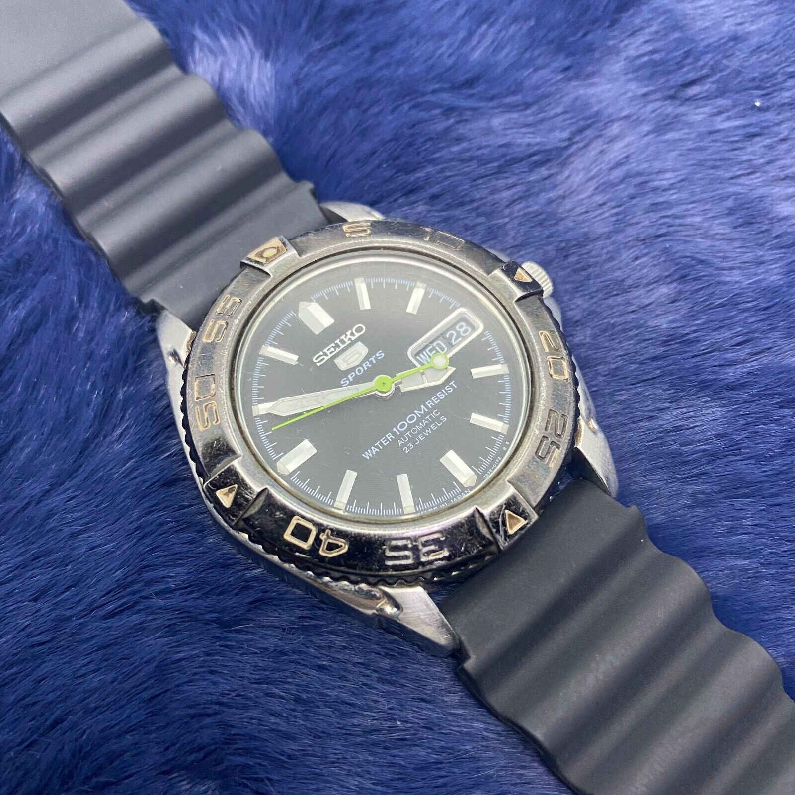 Seiko 5 Sports 7S36-00Y0 Japan Automatic Movement 100m 23 Jewels