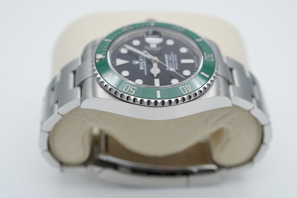 15,875 USD] FSOT: Rolex 126610LV SUBMARINER 41 GREEN BEZEL STARBUCKS 2021  WARRANTY COMPLETE SET