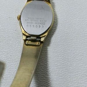Vintage Quartz Ladies Seiko Watch 2Y00-5E29 Gold Tone Needs New Battery |  WatchCharts