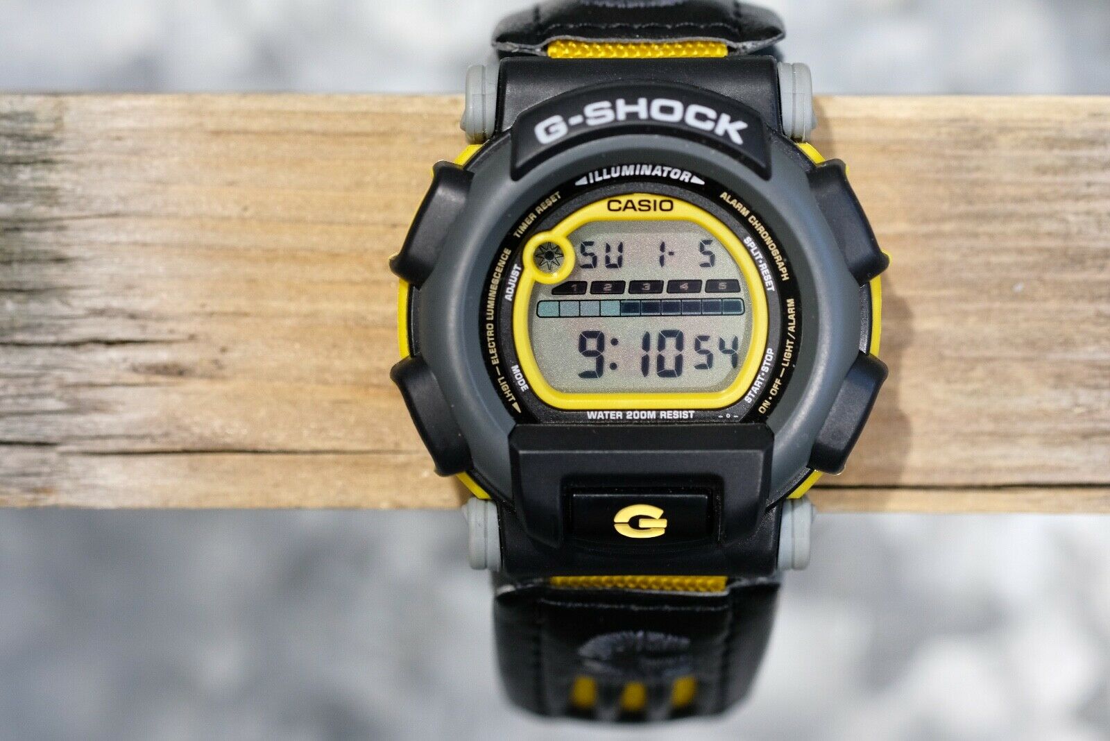 Casio G Shock 1597 DW-003 Quartz Digital Watch, Mint and Clean 