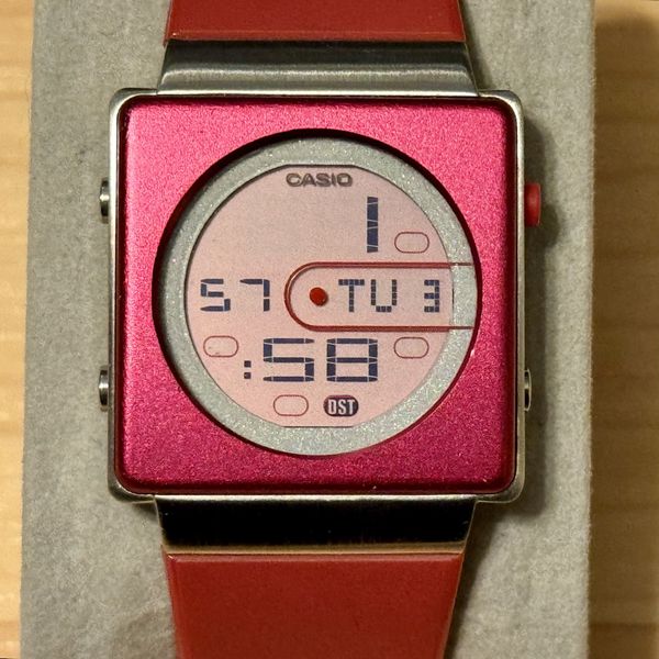 [WTS] Casio Futurist LA-2001-4A Digital Watch 2999 Module Pink LCD ...