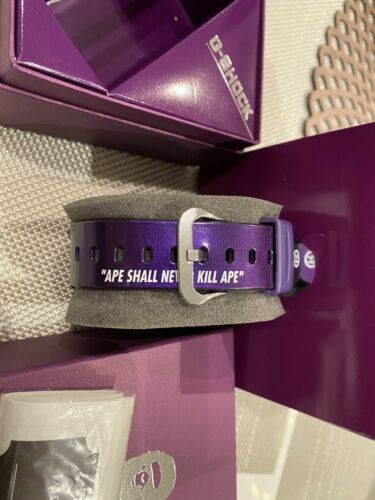 A BATHING APE - BAPE - CASIO G-SHOCK PURPLE DW-6900 A BATHING APE - BAPE - CASIO G-SHOCK PURPLE DW-6900
