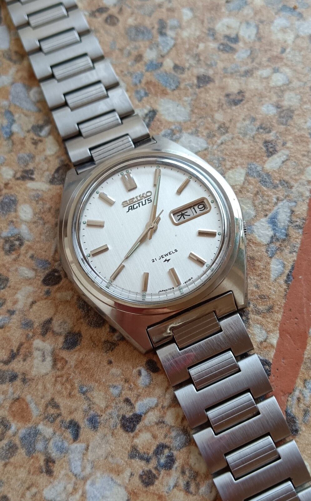 Vintage Seiko 5 Actus 21 Jewels Automatic 7019 8010 April 1977 ...