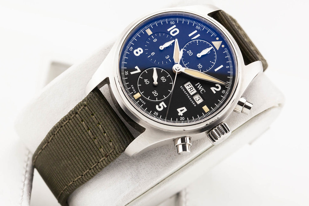 fsot IWC Pilot Chronograph Spitfire 41mm IW387901