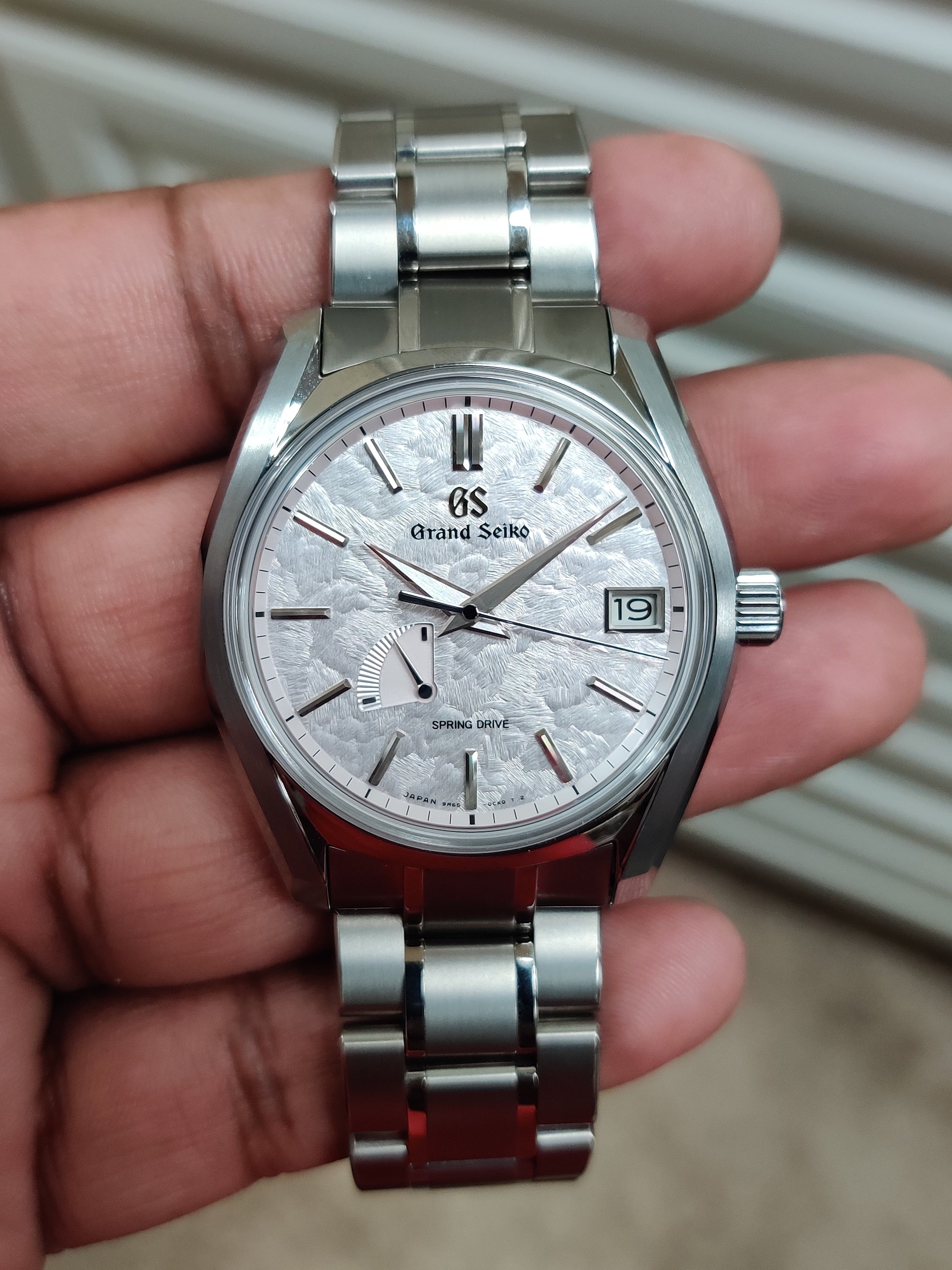 5 000 USD Grand Seiko Spring Cherry Blossom SBGA413