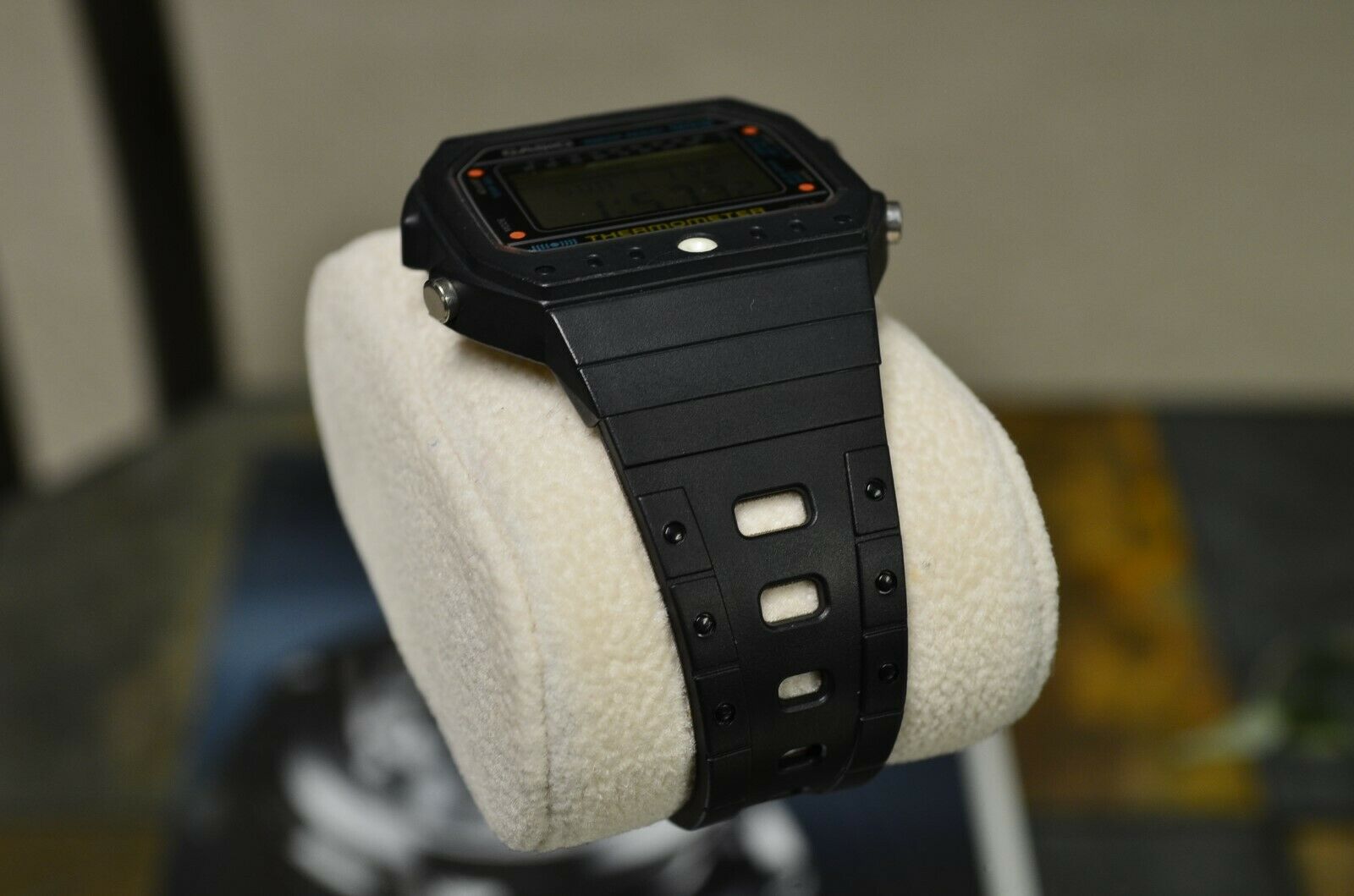 CASIO TS-1000 THERMOMETER DIGITAL WATCH RARE VINTAGE 1982