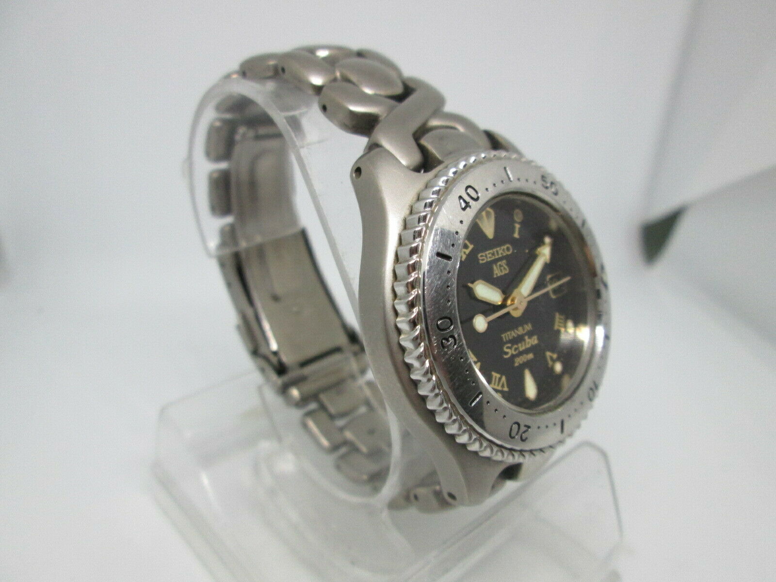 SEIKO AGS SCUBA 200M DATE 3M22-0B10 TITANIUM QUARTZ MENS DIVER