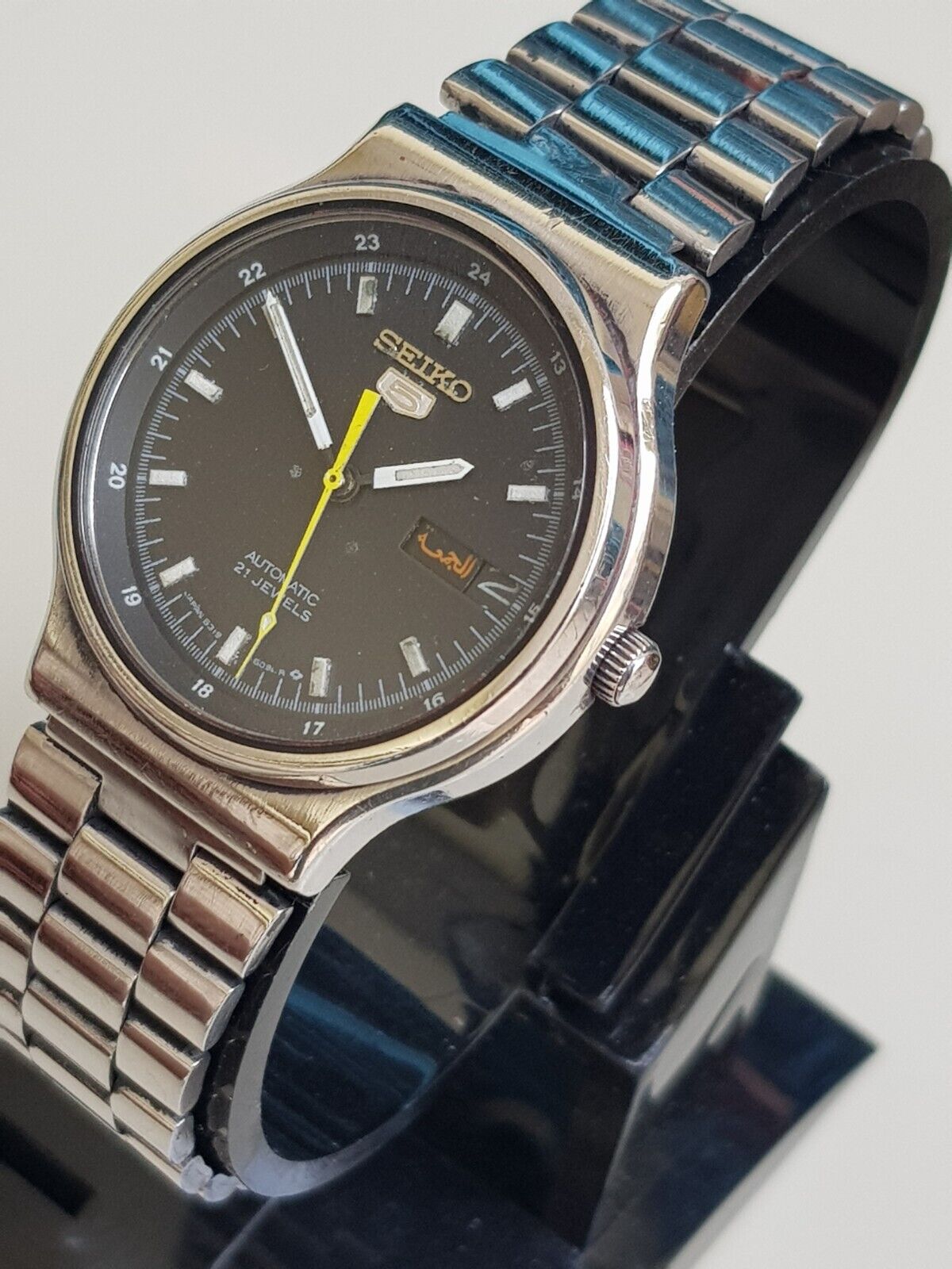 vintage seiko 5 automatic sport model 6319-6060 wristwatch for