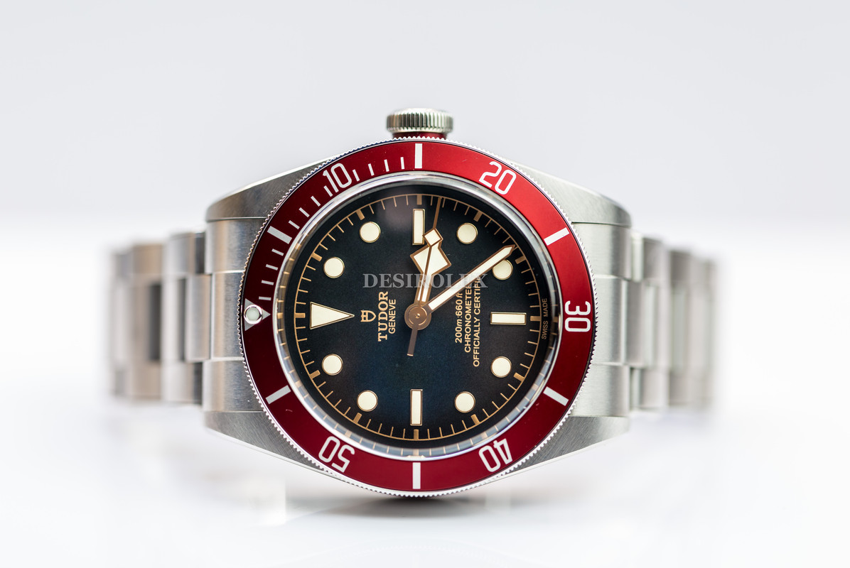 Black bay discount 58 red bezel