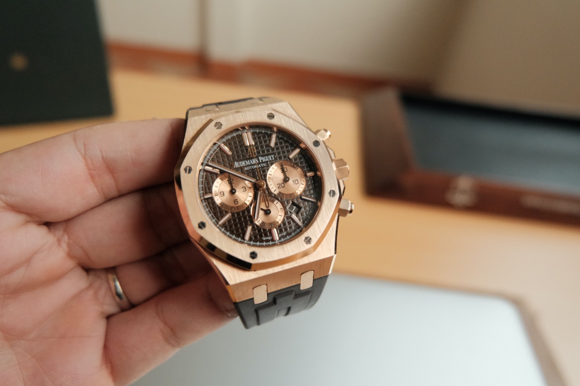 Audemars piguet store royal oak chocolate