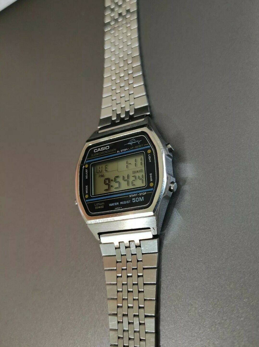 WTS] [Casio W36 Marlin] - (1980) - Rare yellow dots version