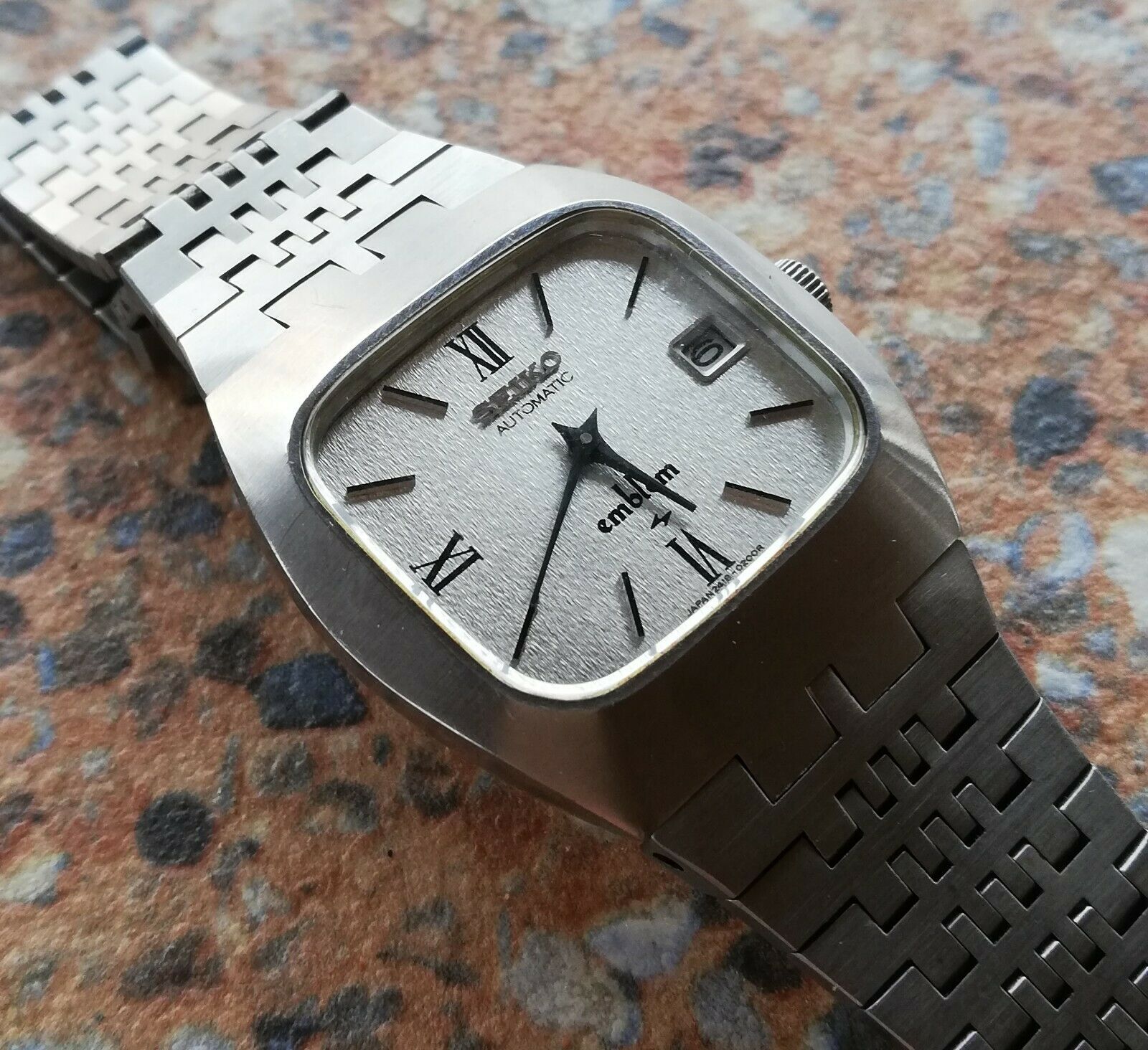 Seiko Emblem 23 Jewels Hi Beat Automatic 2418 3020 Textured Dial 