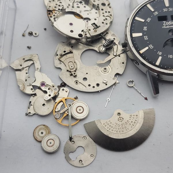 Vintage Stainless steel Zodiac Triple date watch for parts