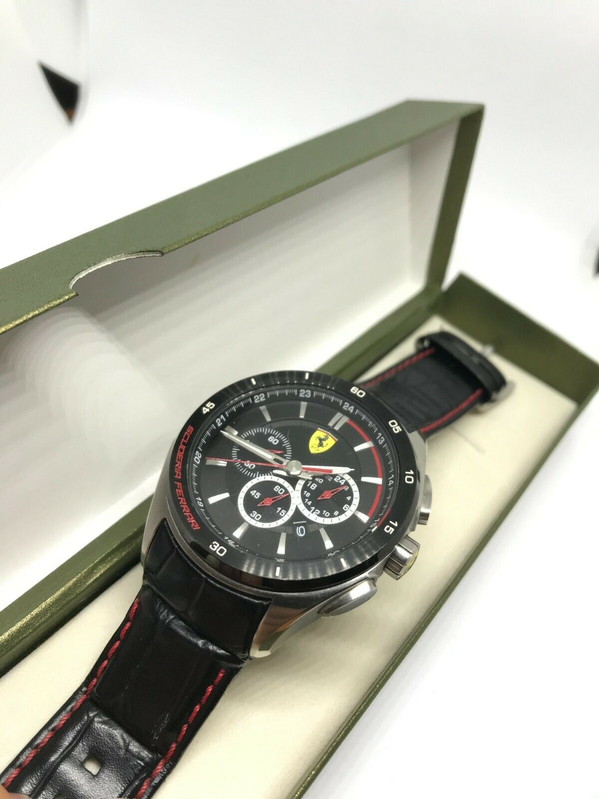 Scuderia Ferrari Sf11 Mens Gran Premio Day Date Watch Original