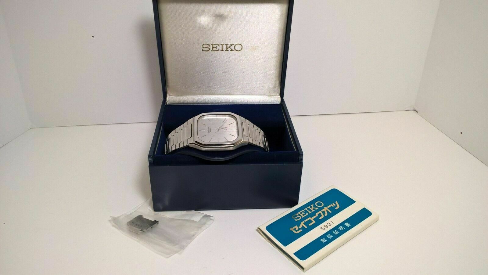 Vintage Seiko MGX028 Pre-Credor 5931-5190 Thin Quartz Watch