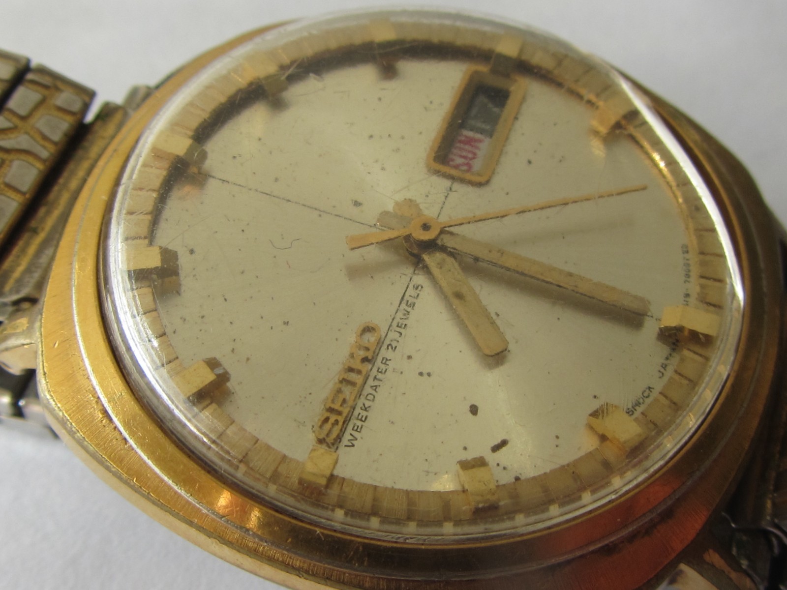 Montre Seiko Week Dater Automatique – 21 Rubis, Boîtier Doré, Occasion Authentique, Modèle 6619 7050