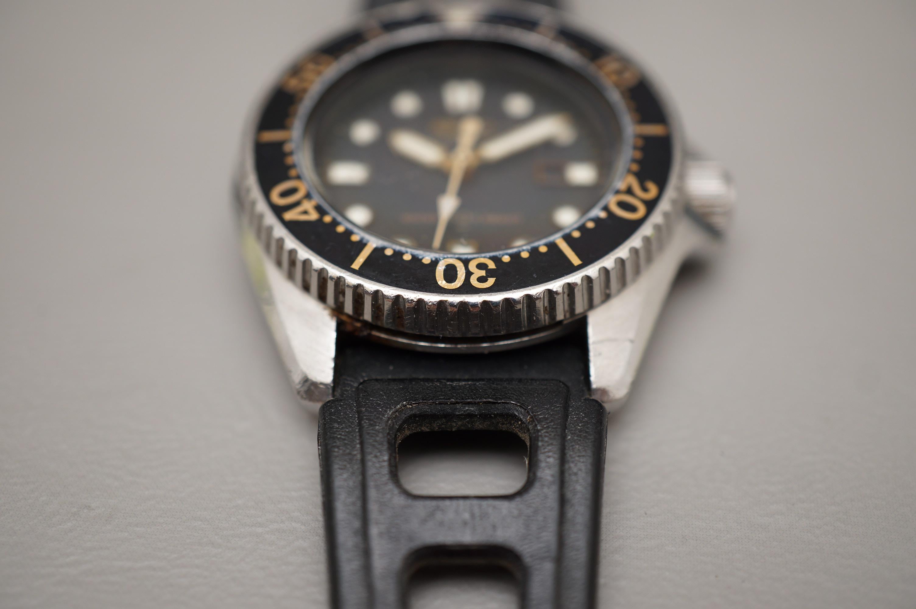 WTS] Vintage 1980 Seiko 2625-0010 Midsize 33mm Black Dial