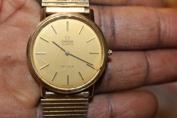 VINTAGE OMEGA DEVILLE QUARTZ SWISS MADE MEN S WATCH FOR PARTS OR