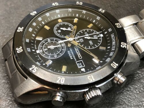 SEIKO Stainless Steel 100M Chronograph Quartz Watch 7T92 0LV0 A0 0RS8 HR 2  | WatchCharts