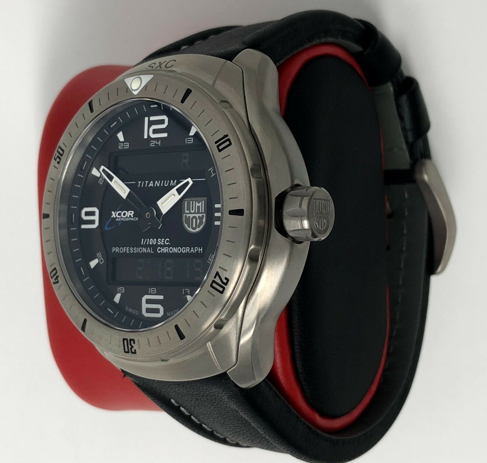 Luminox xcor discount space expedition titanium