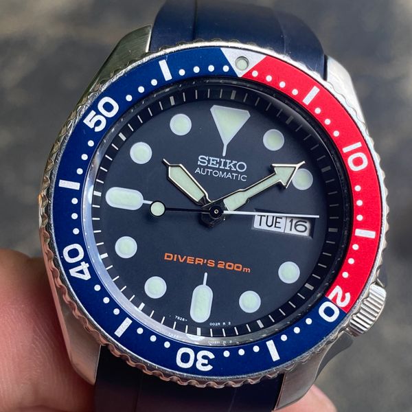 [WTS] Seiko SKX009 on crafter blue rubber strap | WatchCharts