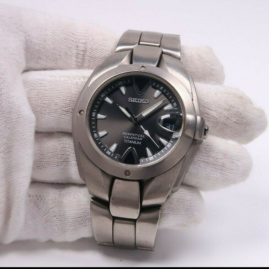 SEIKO PERPETUAL CALENDAR TITANIUM 8F32-0040 FOR REPAIR Watch