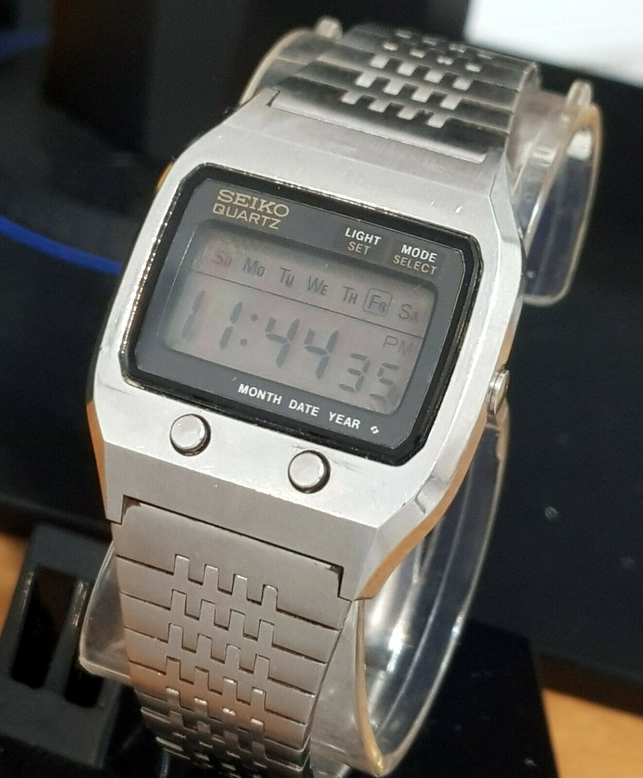 Vintage SEIKO James Bond movie 0674 5000 LCD watch Quartz LC 