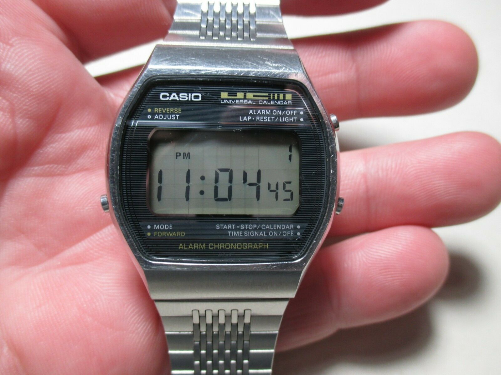 Vintage mens lcd wrist watch CASIO UNIVERSAL CALENDAR 79CS-51