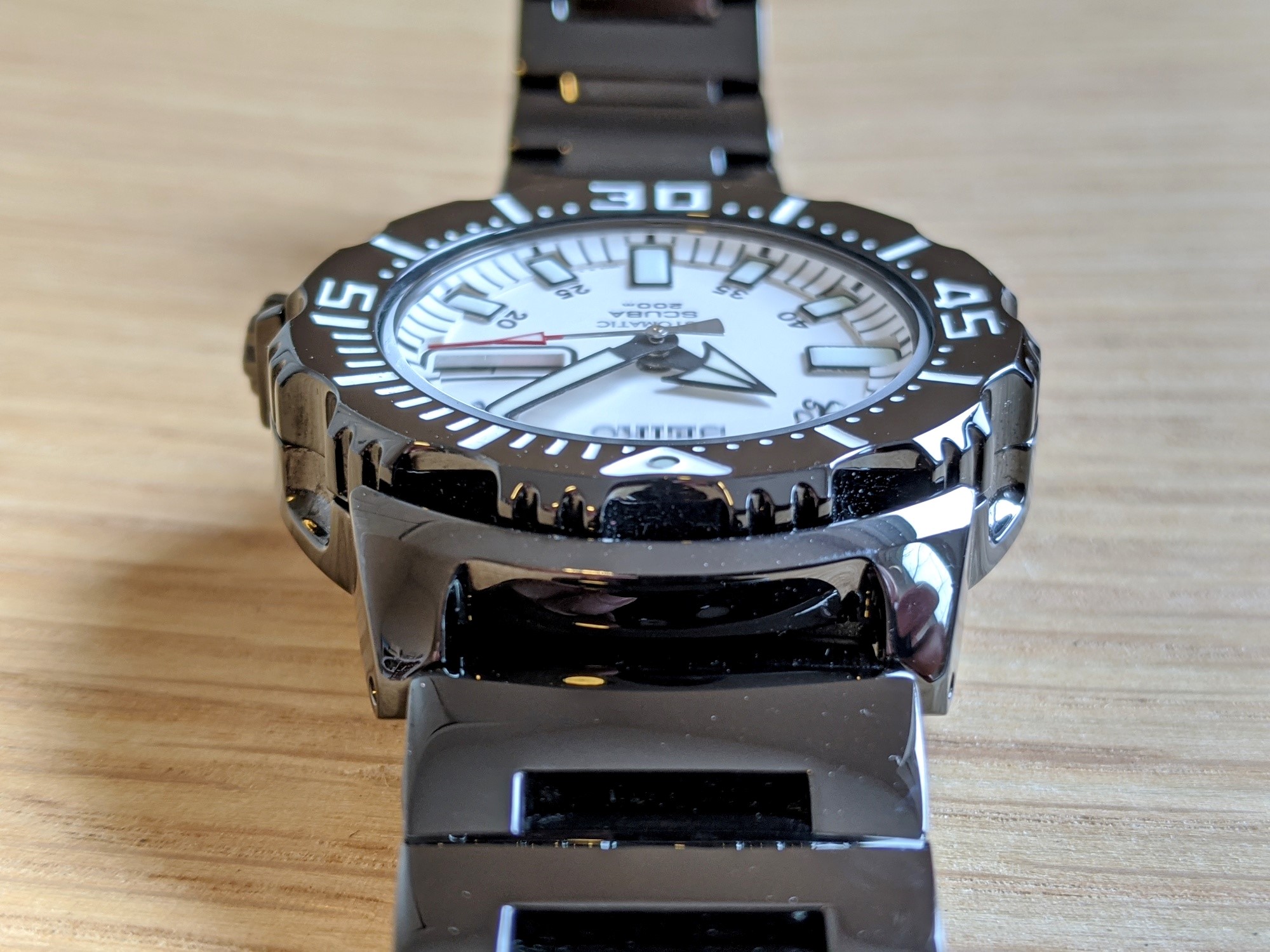Seiko SZEN006 White Dial Gen 1 Night Monster | WatchCharts Marketplace