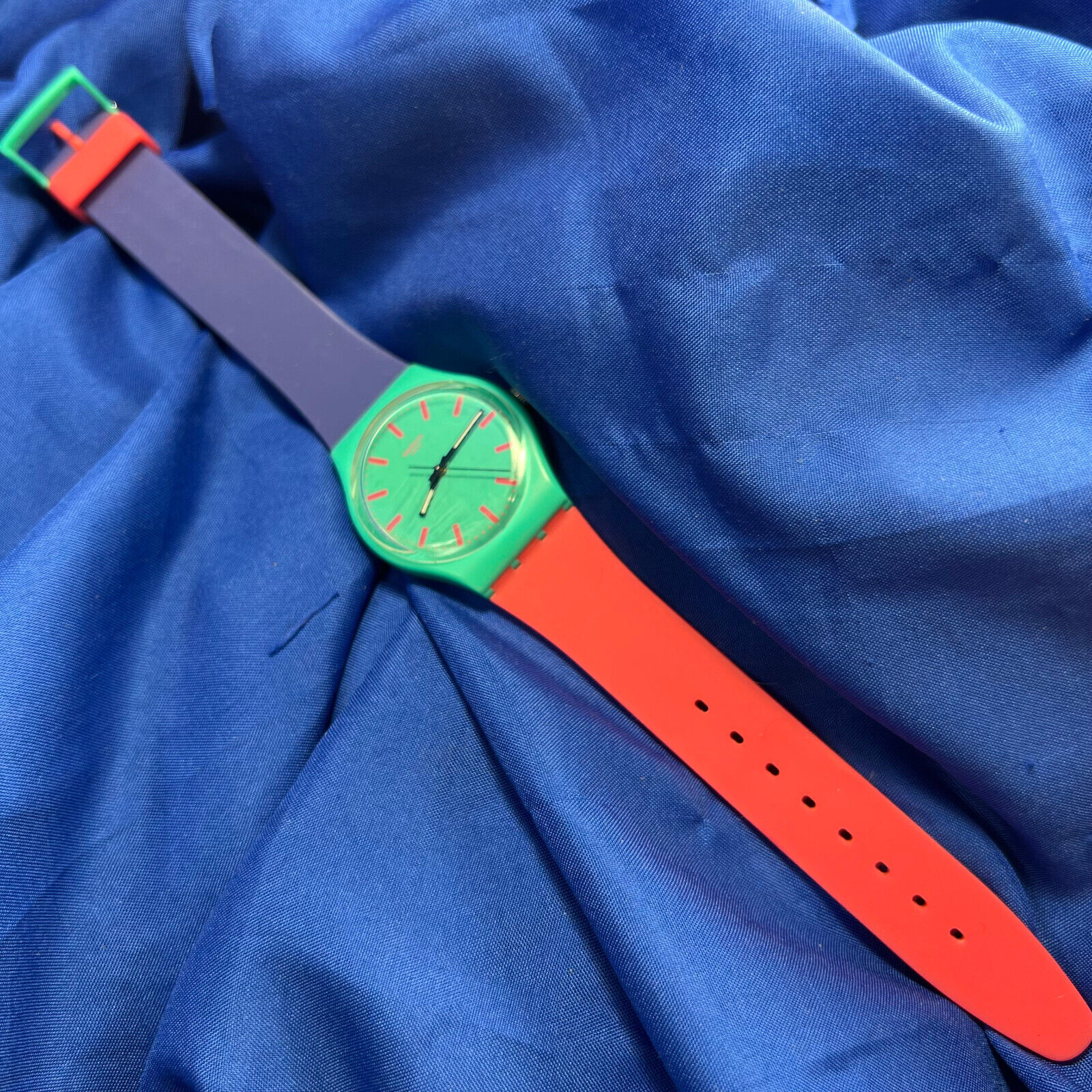 Swatch Watch - LL113 - GREEN AND MORE Swatch Vintage Collection main image 2