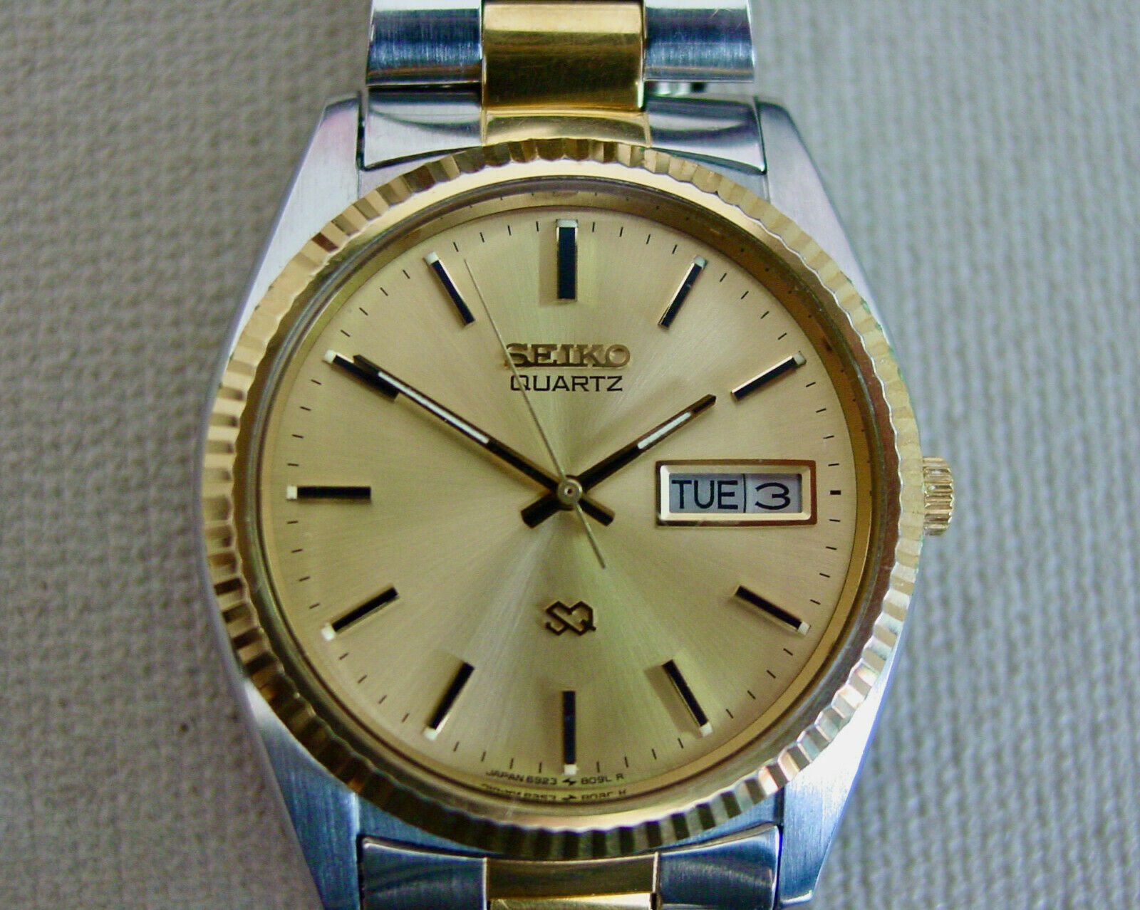 Vintage Seiko Quartz 007 Bond Watch 6923-8080 - YouTube
