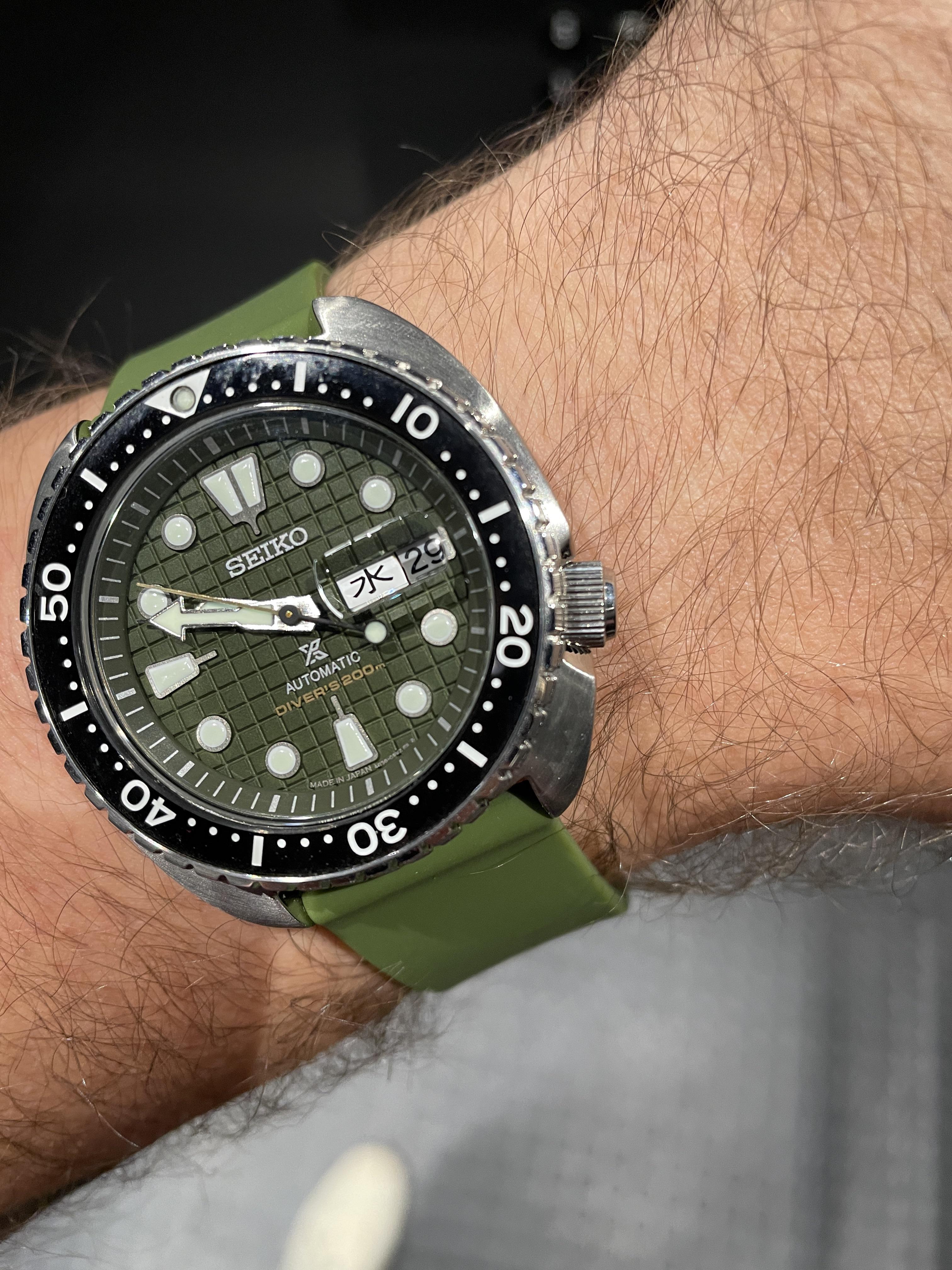 Seiko King Turtle On Wrist 3d mon