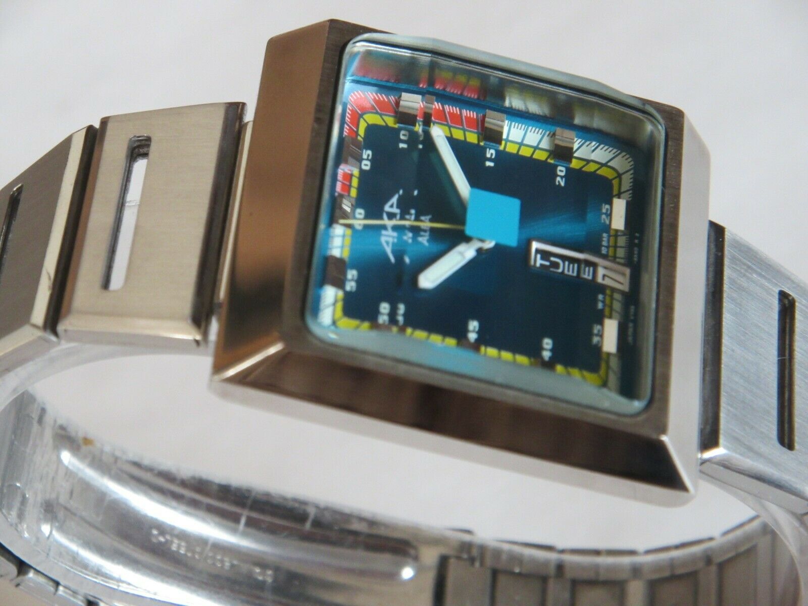 SEIKO ALBA AKA V733-5A40 BLUE SQUARE WATCH 