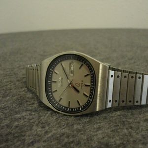 SEIKO TYPE 2 KANJI QUARTZ VINTAGE MENS STAINLESS WATCH 7123-503A