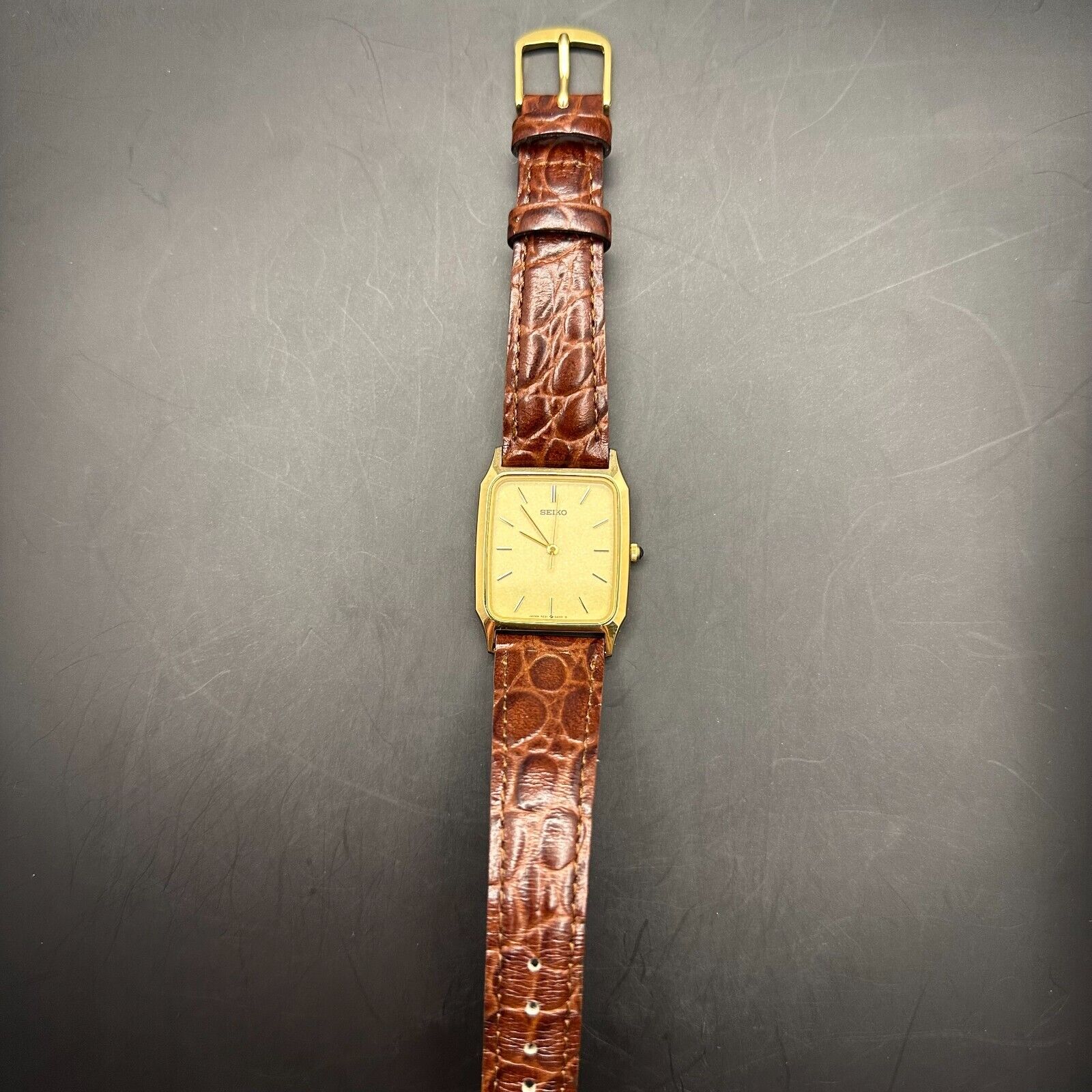 Seiko Vintage Gold 1990's Men's Tank Watch 5E31-5A50 | WatchCharts