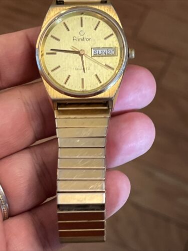 Vintage Armitron Watch Men Gold Tone Day Date Stretch Band  display picture 3
