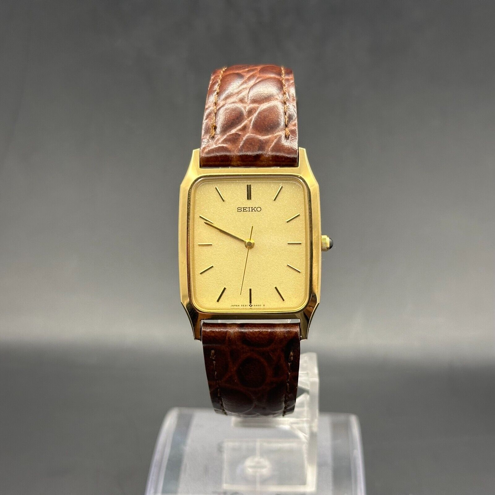 【極美品】SEIKO セイコー 5E31-5A50 スクエア タンク 1990s Seiko Vintage Gold 1990's Men's Tank Watch 5E31-5A50 | WatchCharts