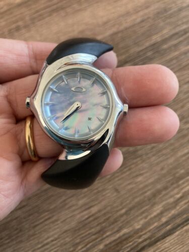 Rare Oakley Women's Crush watch Unobtainum band with mother of