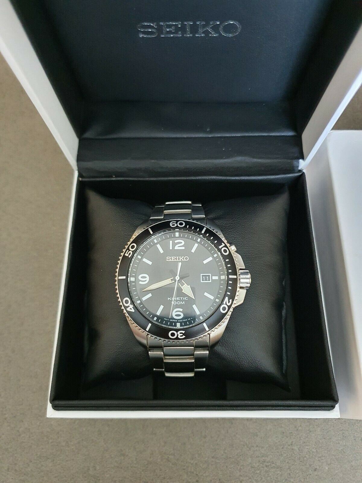 Seiko Kinetic Sports 5M82-0AY0 Stainless Steel, Mint, with Box